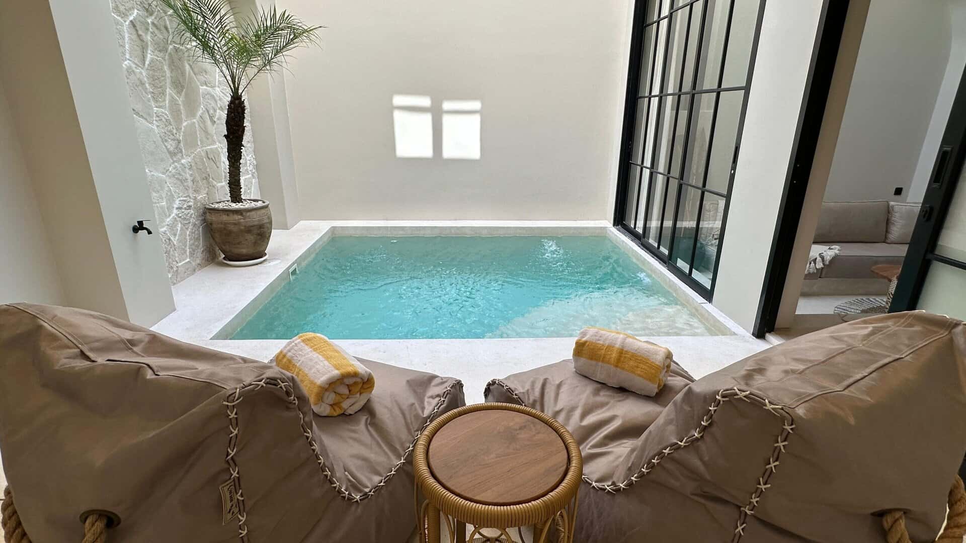 MEDITERRANEAN 4 BEDROOM VILLA FOR SALE LEASEHOLD IN PERERENAN BE-2278 